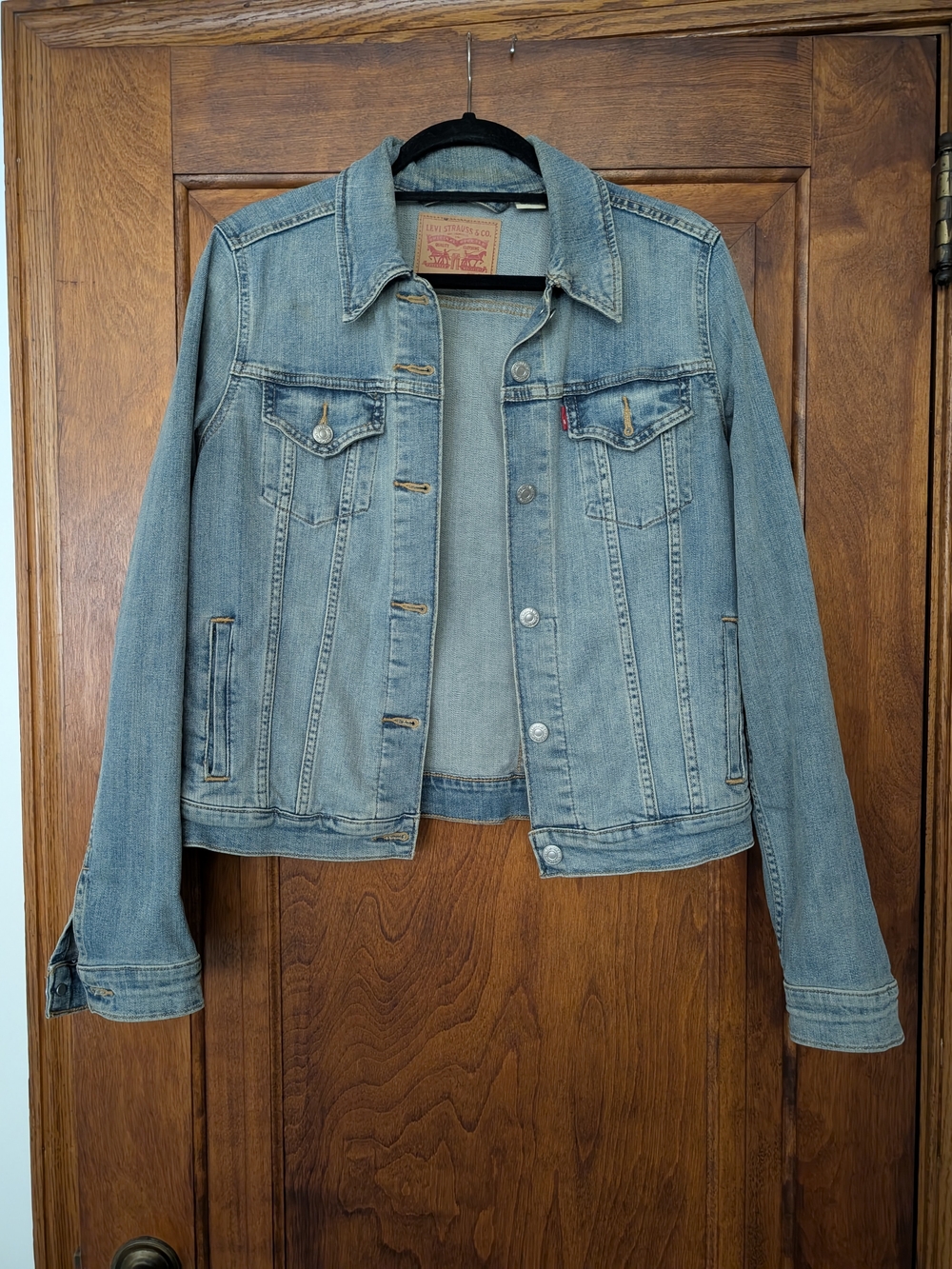Levi's Women's Medium Light Blue Denim Trucker Jacket